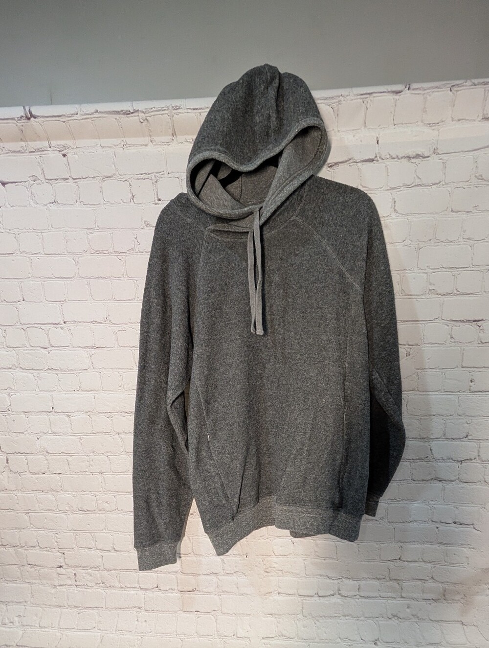 ALO Yoga Women's Charcoal Gray Pullover Hoodie
